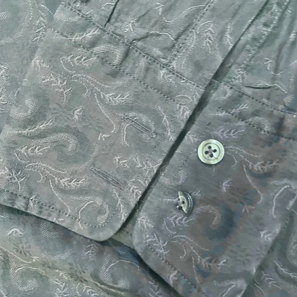 Black Paisley Men’s Hugo Boss Fitted Button Up Dress Shirt - Picture 7 of 8